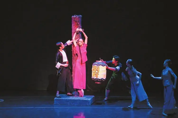 中央芭蕾舞团《红色娘子军》全国巡演海口首站获赞