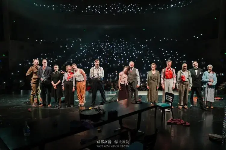 伦敦西区原版话剧《无人生还》来蓉首演 阿加莎悬疑经典再现舞台