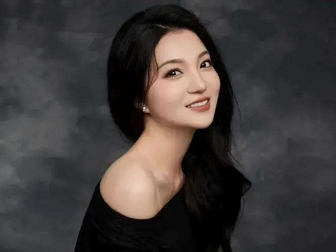 中国新声代青年歌唱家最具潜力的活跃在当今国际舞台共度元旦美好时光