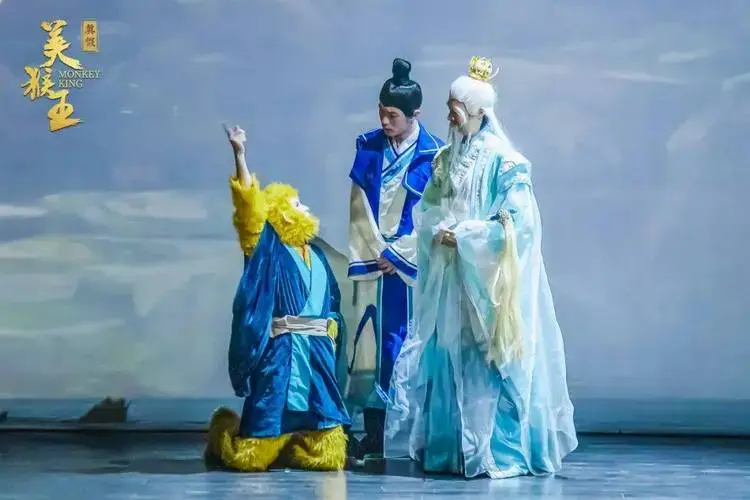 沉浸式舞美裸眼3d是孩子爱看,家长放心的品质儿童剧寓教