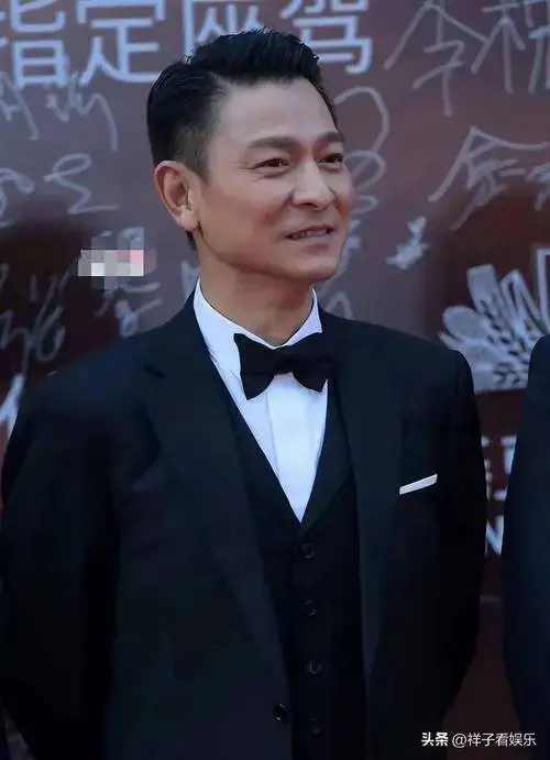 刘德华演唱会火爆,明星富豪齐聚,共赏顶流风采