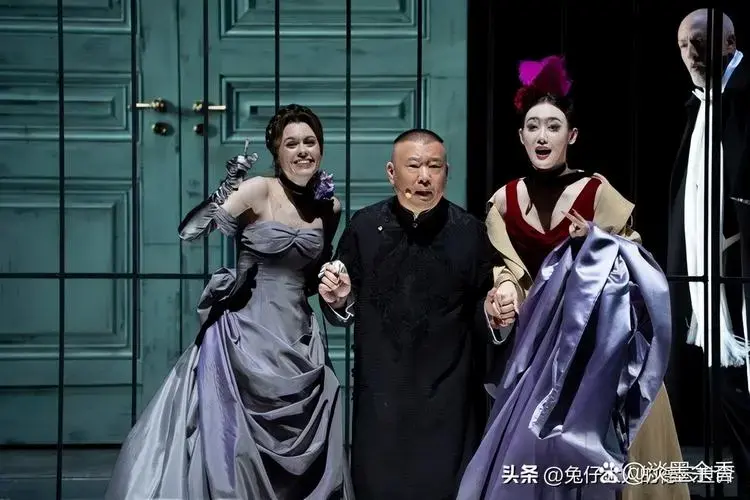 在德云社这个相声界的大舞台上,众多相声演员各展风采.