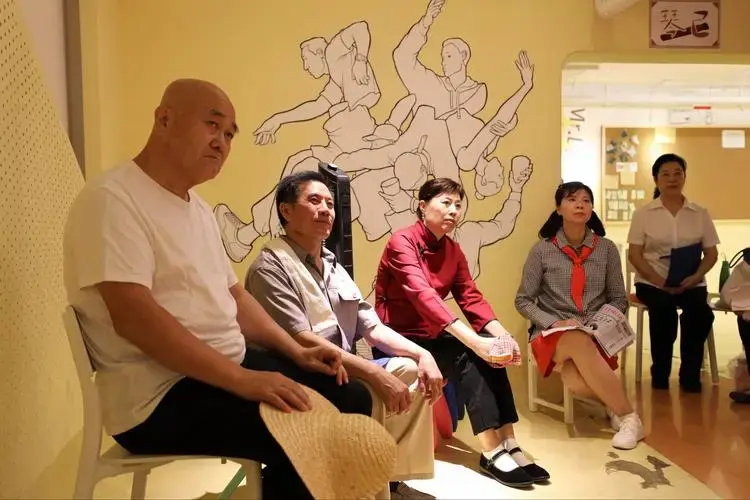 舞台话剧实践课《小井胡同》在地瓜社区展演