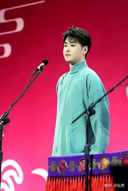 应该说演员张云雷的相声专场又回来了,张云雷上一次的相声专场还是