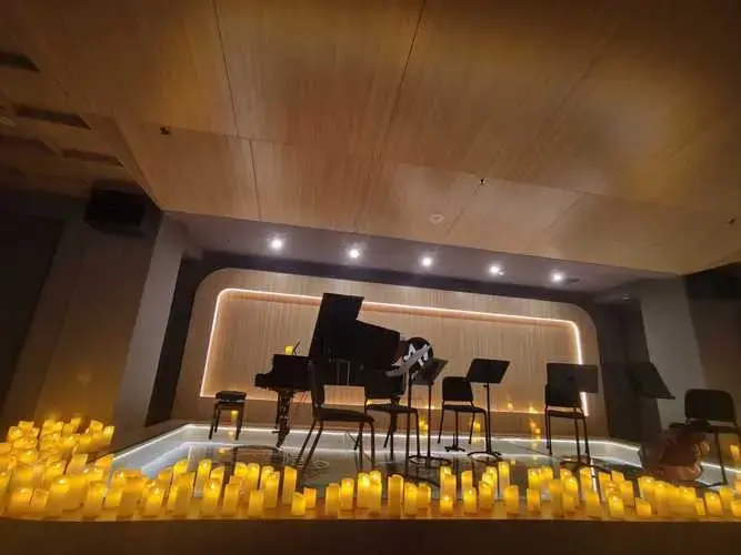 这场音乐会简直是一场无与伦比的视听盛宴!