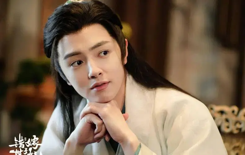 新古偶甜宠剧将至,黄日莹搭档新晋顶流小生,看到cp照:心动了