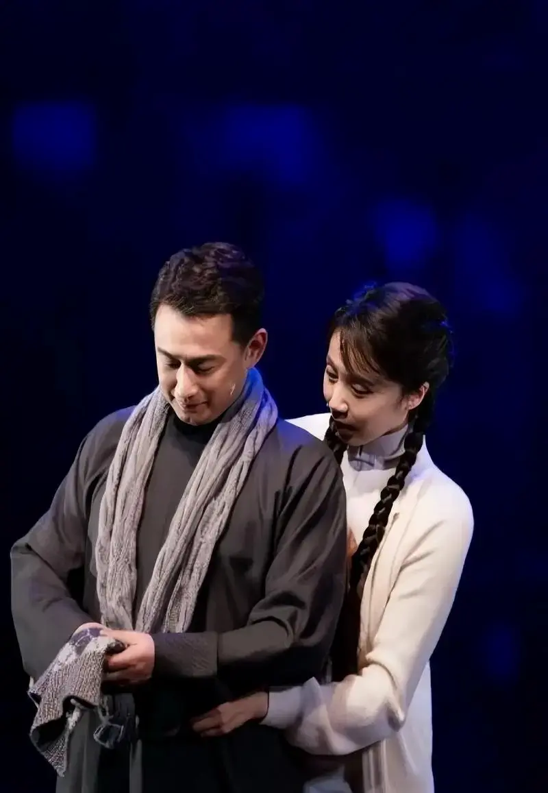 何炅老师,黄磊老师亲演话剧《暗恋桃花园》苏州站来啦!
