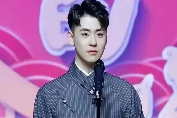 德云社张云雷北京举办演唱会,观众高喊退票,张云雷指路退票处