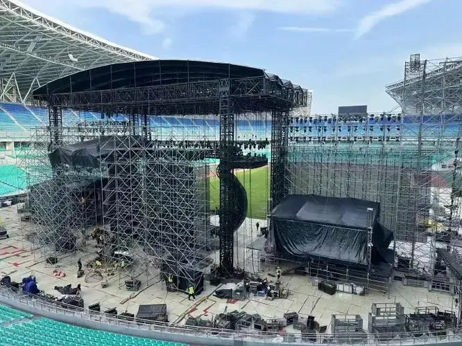周杰伦福州演唱会舞台搭建中,倒计时4天!
