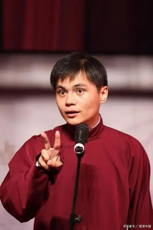 高峰的传统相声地位作为一名相声表演艺术家,高峰在德云社是一位资深