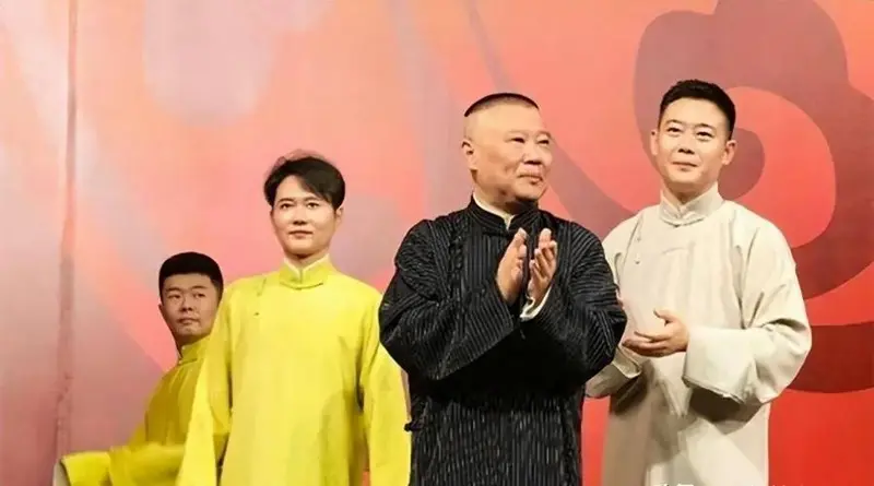 郭德纲带德云社抵达日本,接受采访透露,本次演出将会有新节目!