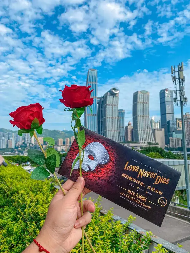 期待和心爱的ta一起看原版歌剧魅影! 这次重新打卡的新地标 - 抖音