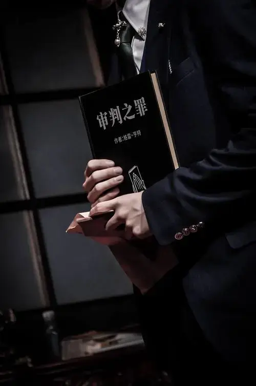 与此同时,风靡上海的沉浸式推理音乐剧《小说》在此迎来首演.10