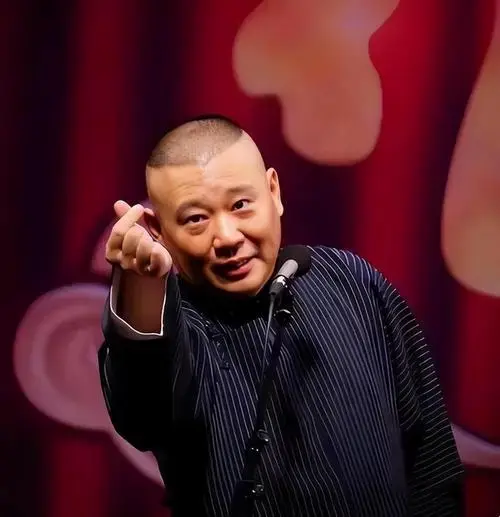 德云社北展举办专场,郭德纲拿于谦岳父调侃,全场爆笑不止