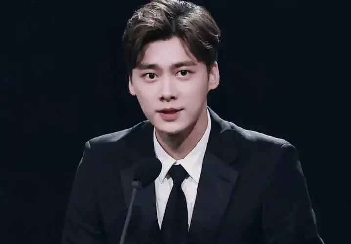 李易峰泰国演唱会官宣:重拾舞台梦想,全球巡演重启