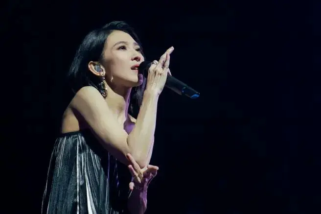 戴佩妮上海演唱会开售##戴佩妮2025上海演唱会