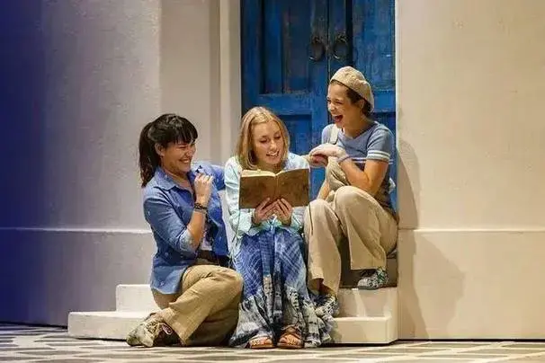 《妈妈咪呀》是一部传达人间真情挚爱的经典之作,自问世以来就成为最