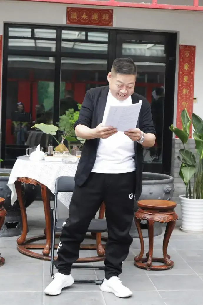 德云社李鹤彪真有喜感,到麒麟剧社