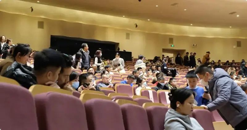 话剧《生命册》载誉而归 续写陕派话剧新篇章