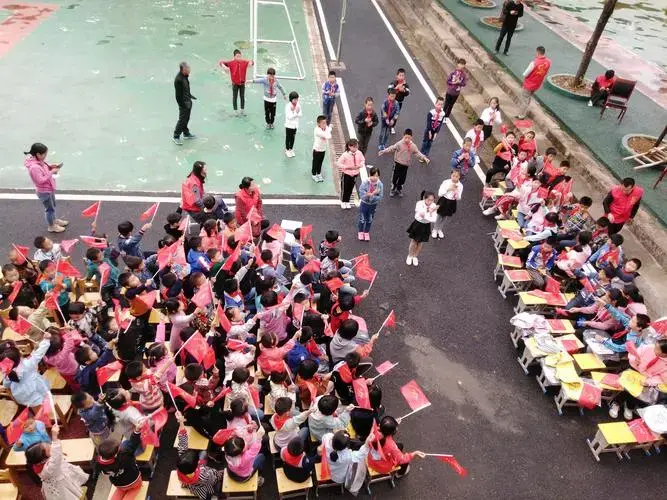 《让梦想放飞》