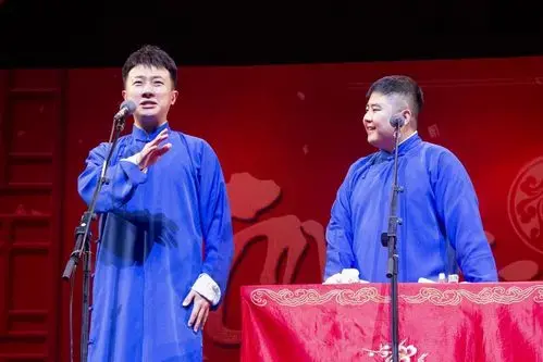 德云社演员的大褂有啥讲究?终于有官方说法了,原来规矩就一个