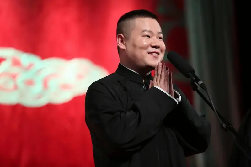 春晚舞台上的岳云鹏:德云社