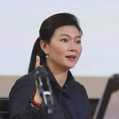 马向华,被誉为中国当代杰出的二胡演奏家,中央音乐学院教授,硕士研究