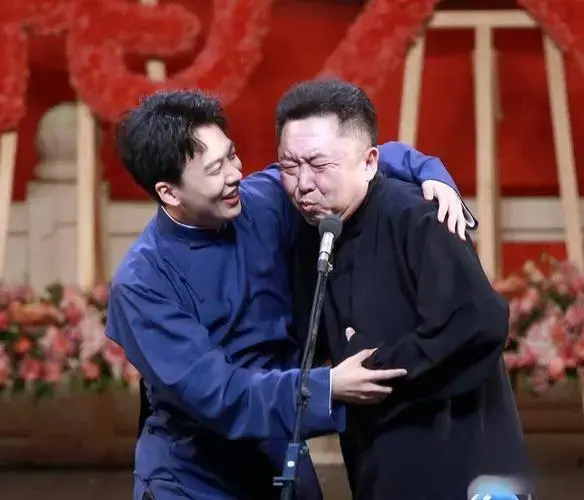 郭德纲与德云社:究竟如何缔造笑声帝国?