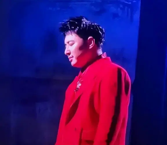 潘玮柏结婚后出来开了巡演,演唱会门票被粉丝们一秒抢光,终于等到他