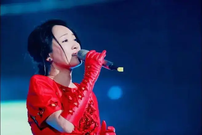 成都演唱会珍贵合影#杨钰莹 #演唱会 #娱乐圈 #女星 #完 - 抖音