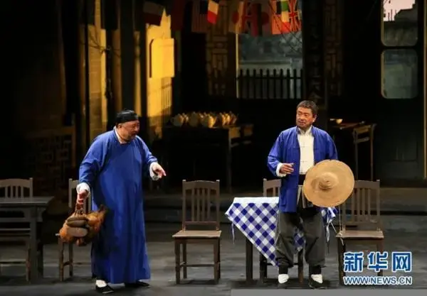的经典话剧《茶馆》亮相多伦多,拉开了加拿大巡演的序幕,演员梁冠华