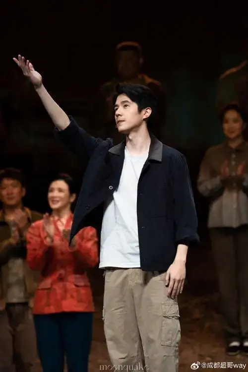 刘昊然要来成都演话剧了#青年演员刘昊然加盟的话剧《温暖的味道》