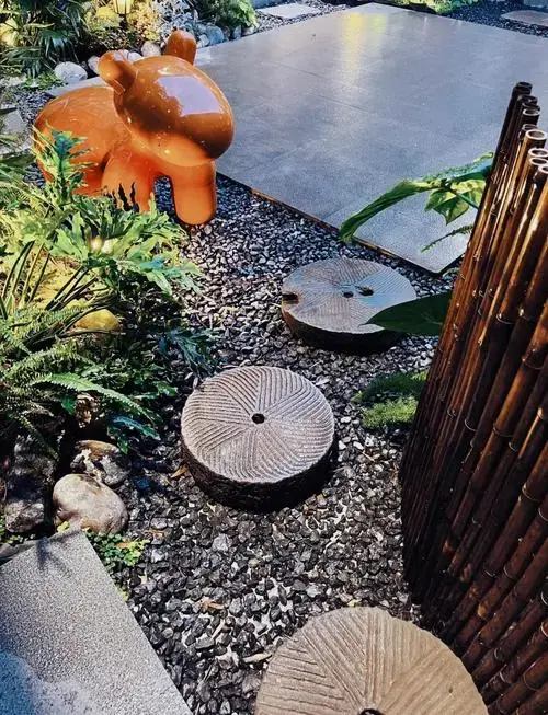 丽江古城咖啡色建筑客栈,细节满分!
