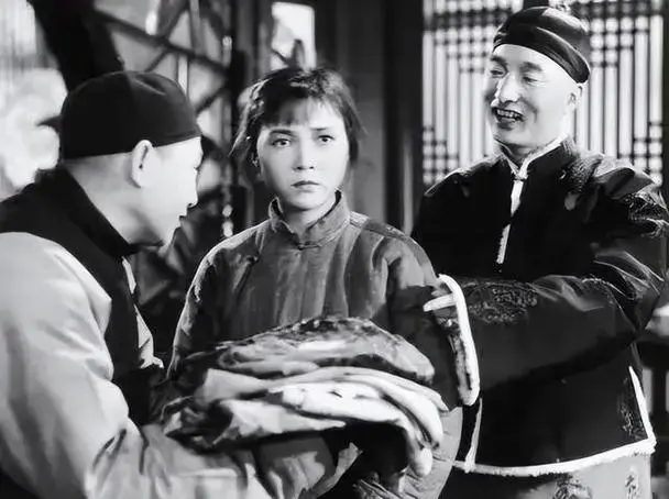 1945年,《白毛女》成功首演,周总理含泪对王昆说:真是对不住你