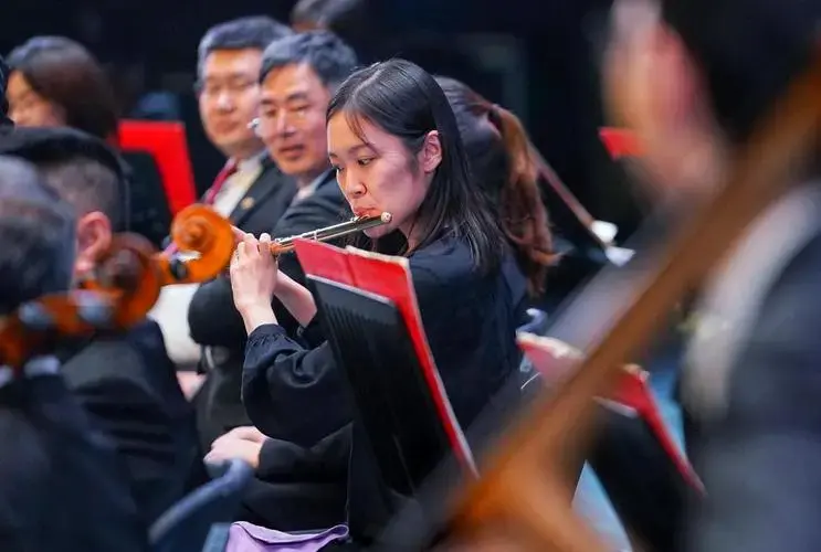 中国爱乐乐团激情奏响2025年度首场校园公益音乐会