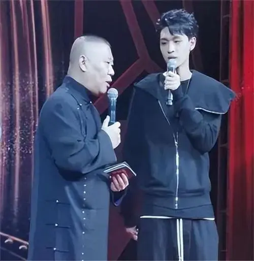 德云社秦霄贤恋爱期间,多次出轨粉丝,聊天记录曝光