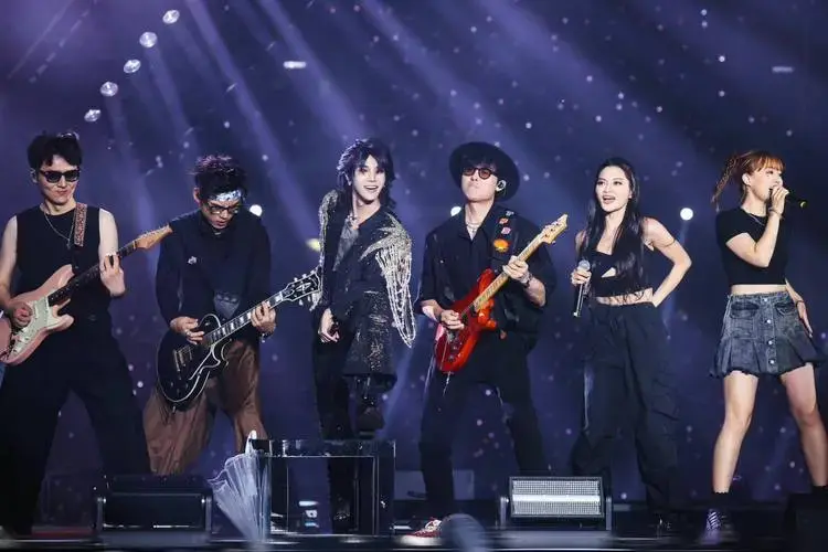 2024华晨宇火星演唱会北京站鸟巢场延续与奥运顶级舞美团队的合作.