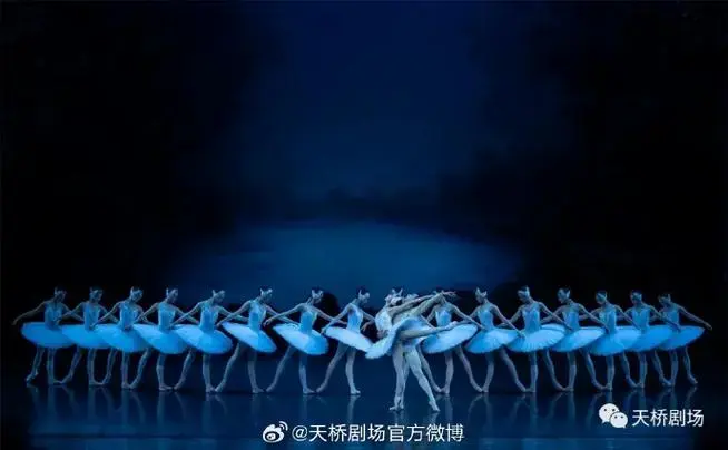 《天鹅湖》是古典芭蕾舞剧中的传世佳作,凭借非凡的艺术价值久演不衰