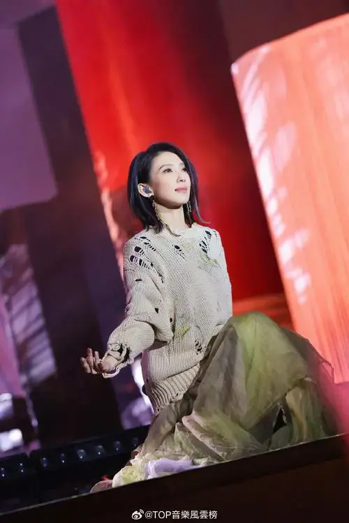10月21日,金曲歌后#戴佩妮2023随风所遇演唱会#如约而至这场对@戴佩妮