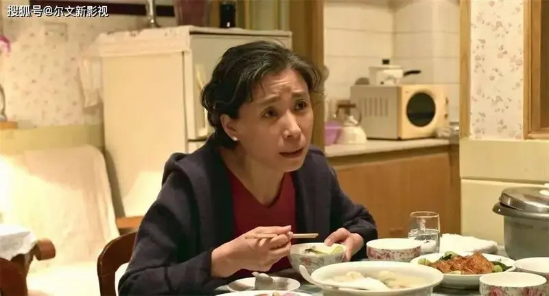 在国家话剧院的日子,刘丹在舞台上成功塑造了众多经典角色,包括
