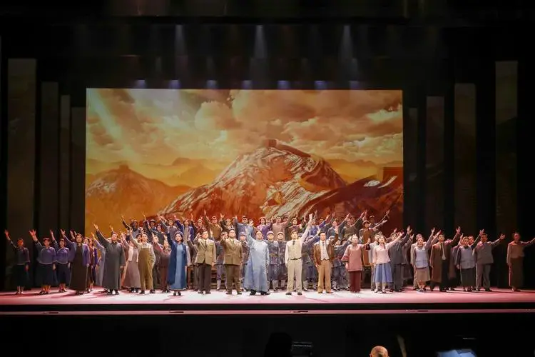 《义勇军进行曲》在上海大剧院首演,为2024上海歌剧院演出季拉开序幕