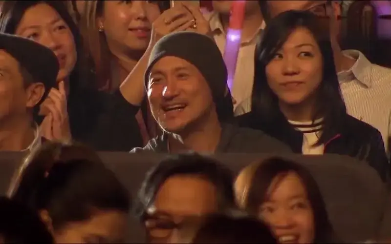 巨星偷偷去看演唱会,张学友被意外发现,陈奕迅被拉上台互动