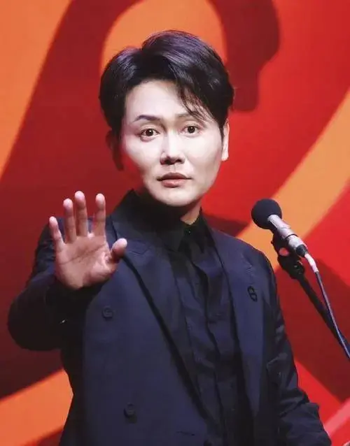 德云社孟鹤堂旅行,仍不忘创作,出新段子的想法,引粉丝期待