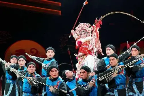晚会由国家话剧院一级导演李伯男担任总导演,为党的百年华诞呈现出一