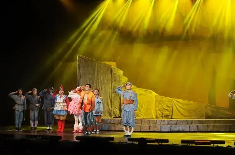 又见鸡毛信太原首演观众收到一封鸡毛信