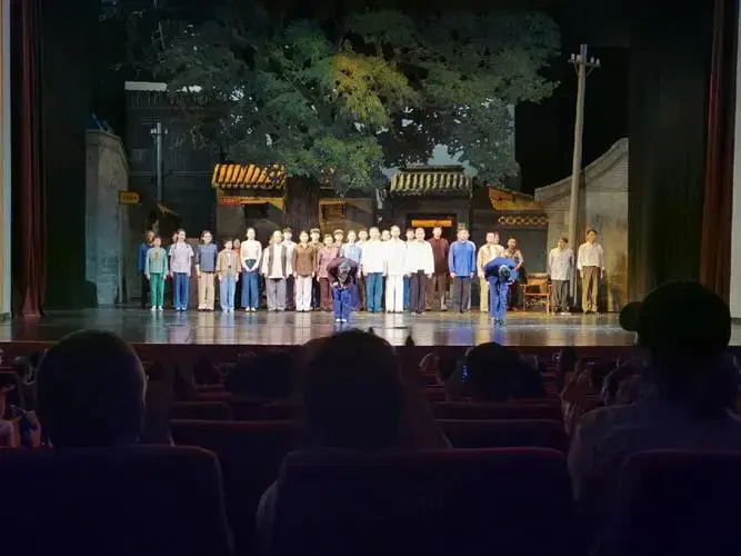 《小井胡同》,看完趁着月色回家