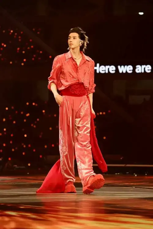 南昌演唱会四面台首站回归,打造出极致国风呈现,以现代处理方式与古代
