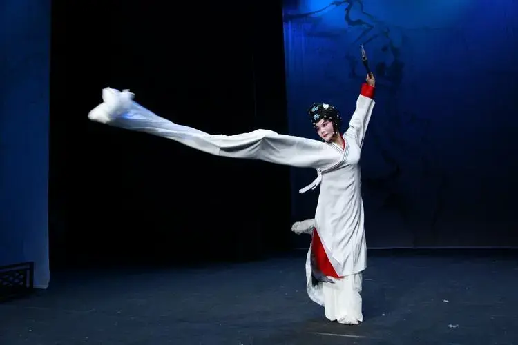 小剧场豫剧有多么时尚?《南华经》郑州首秀征服年轻观众