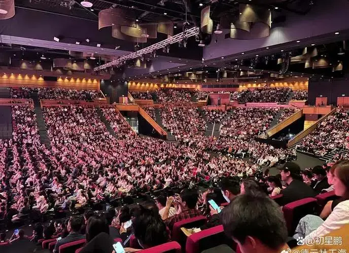 龙年的最后一天有网友统计,德云社2024年共商演4700多场.