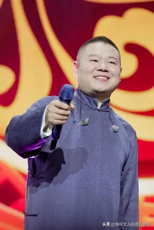 德云社岳云鹏太原举办专场,舞台布置如同演唱会,大返场直接唱嗨